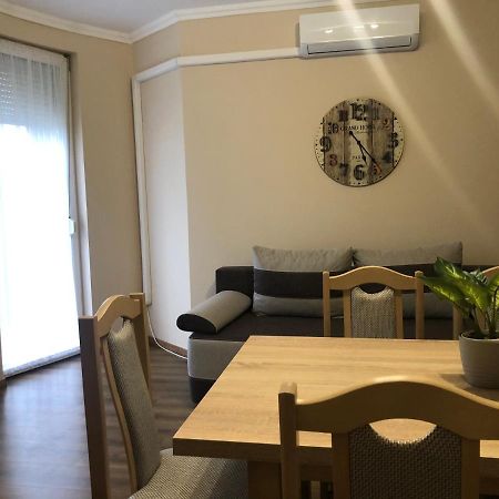 Alina Apartmanok Hajdúszoboszló Εξωτερικό φωτογραφία