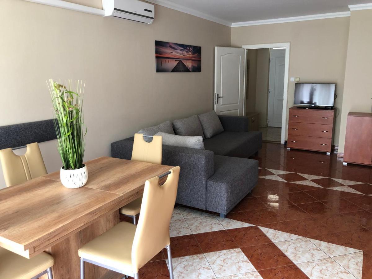 Alina Apartmanok Hajdúszoboszló Εξωτερικό φωτογραφία